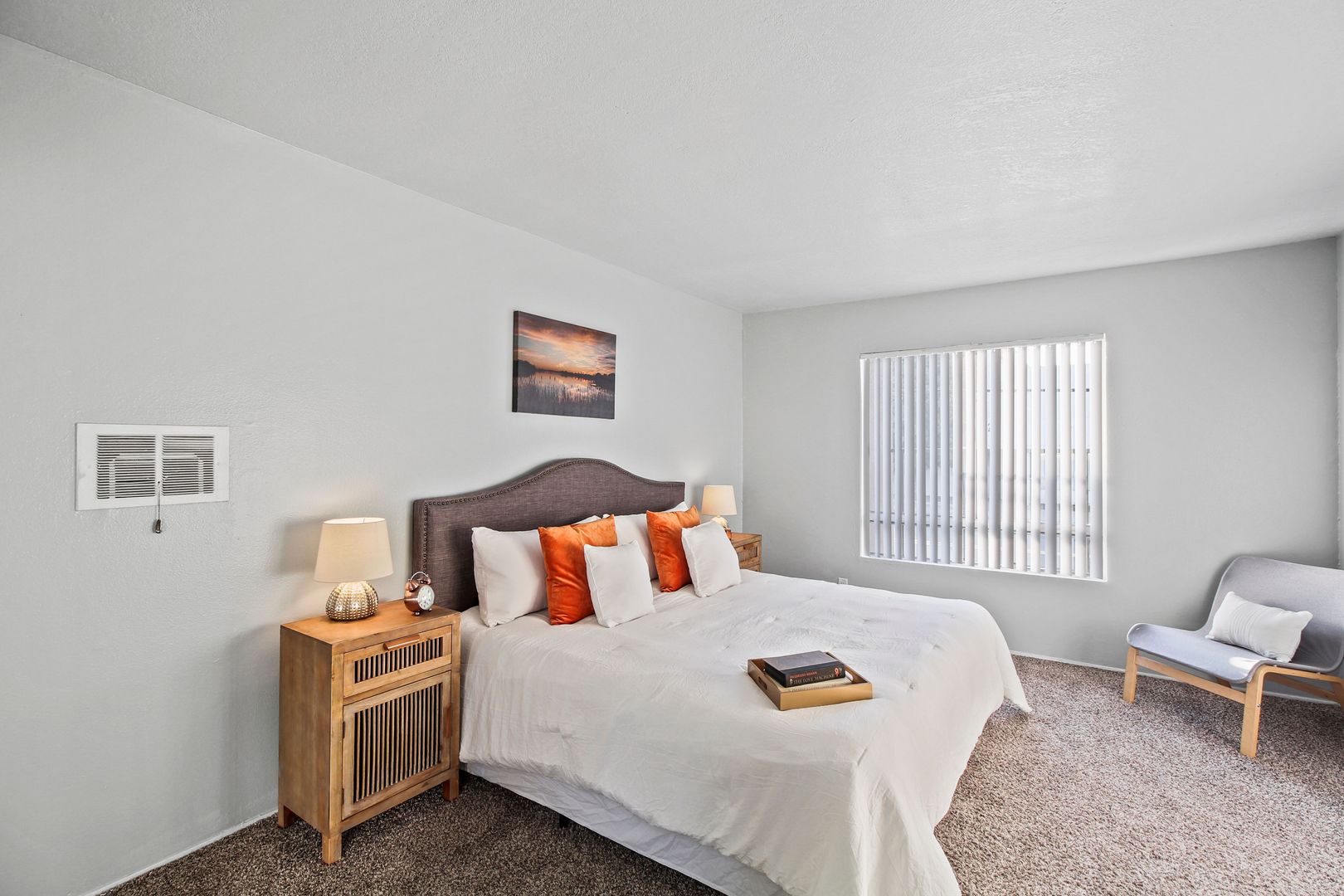 Villa Marseilles Apartments 17 of 43