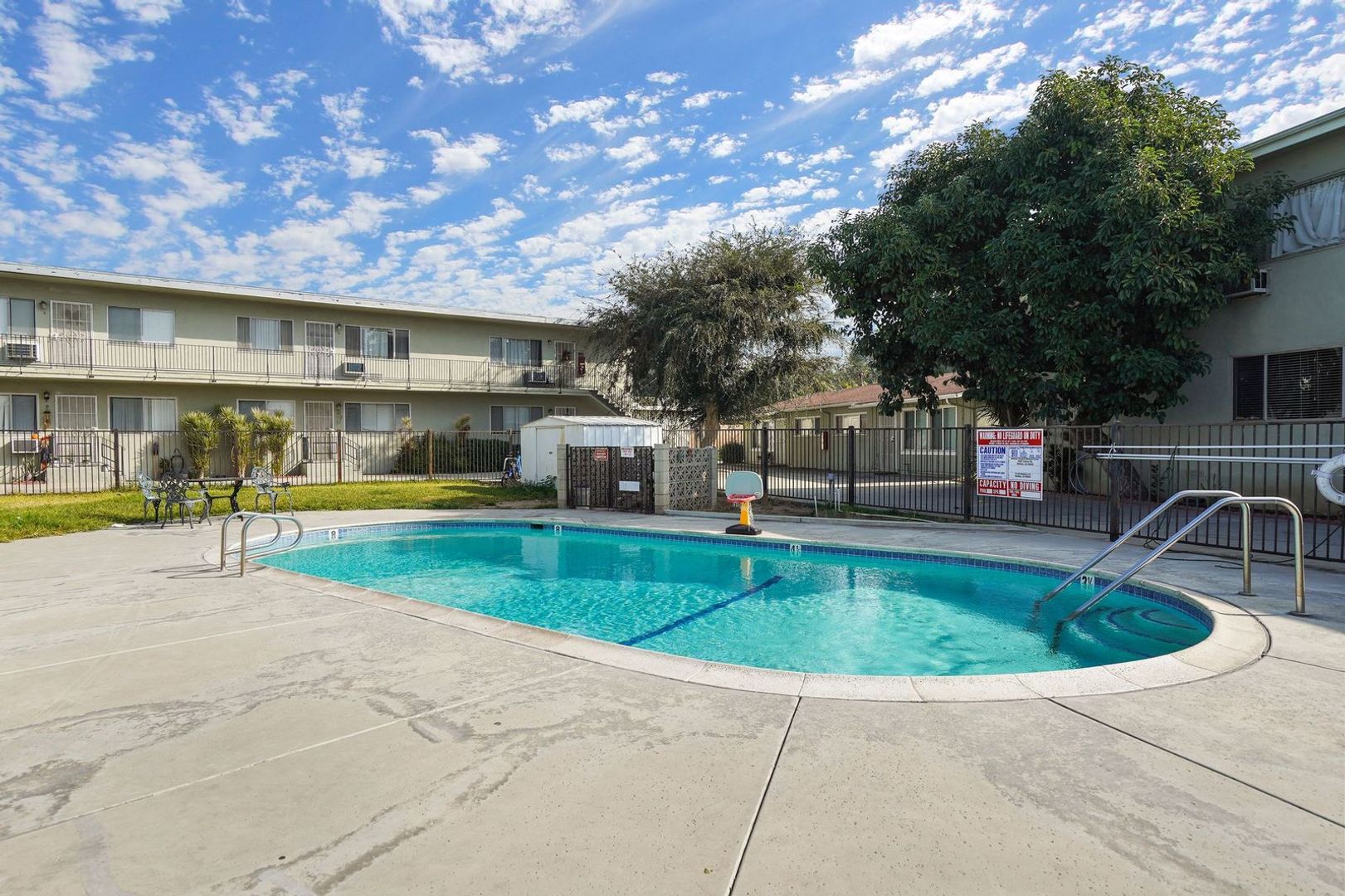 Pool at Mulberry Apartments (4 of 5)