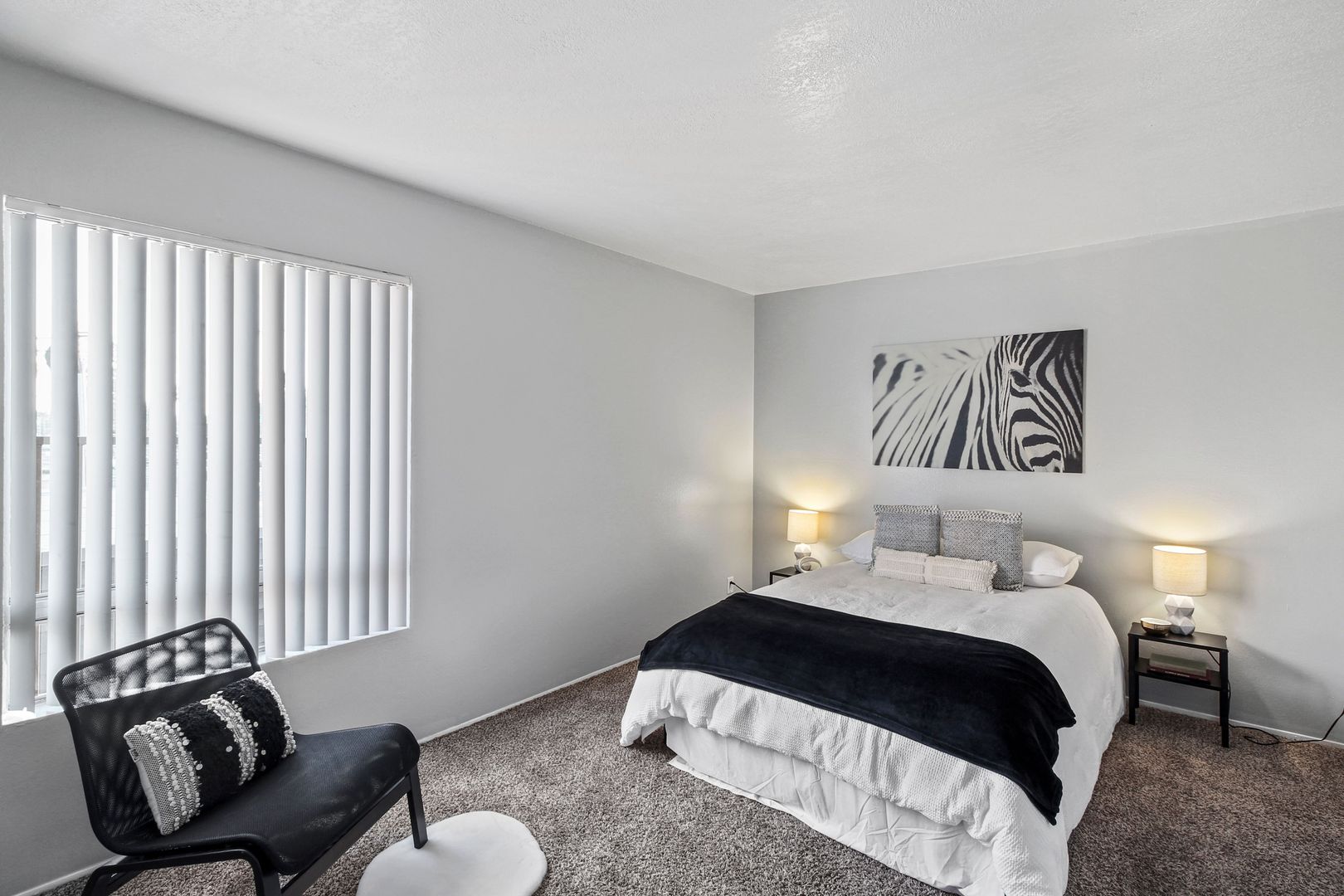 Villa Marseilles Apartments 6 of 12