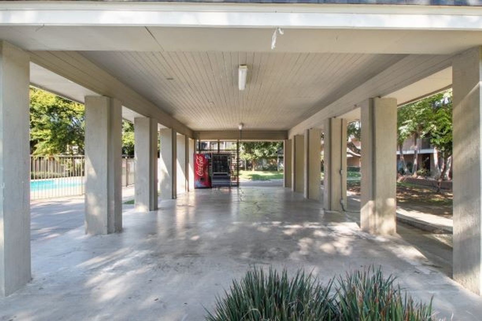 Villa Marseilles Apartments 26 of 43