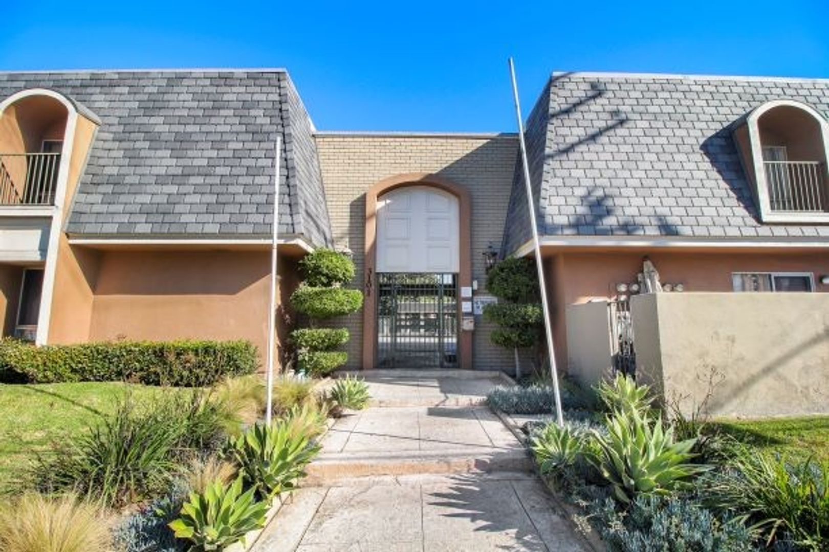 Villa Marseilles Apartments 36 of 43