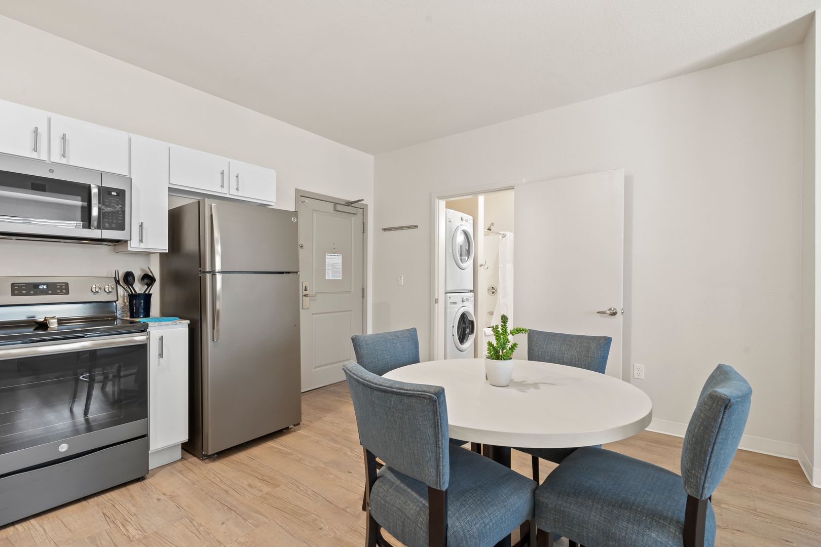Overland Park Apartment: 11250 Glenwood Street