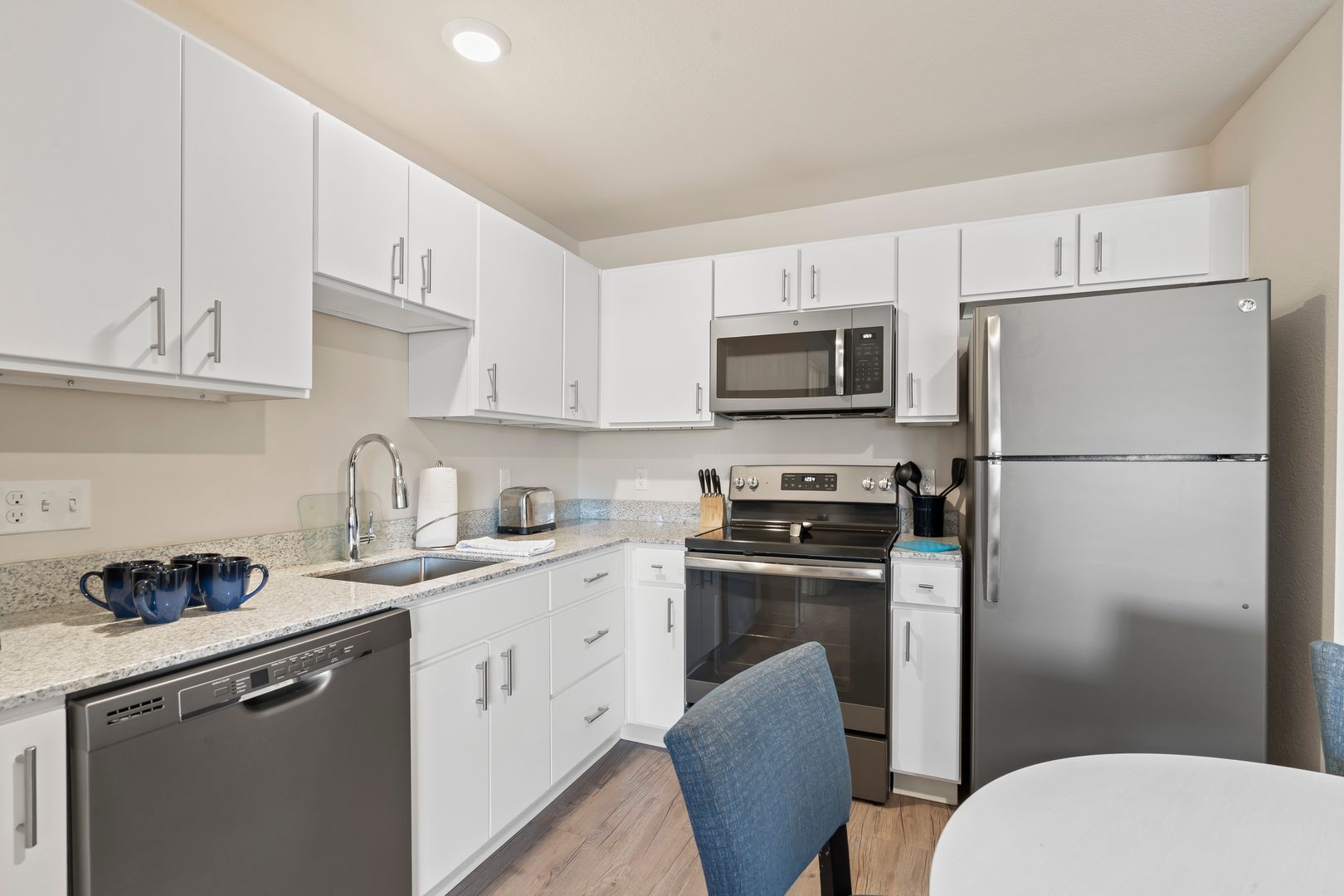 Overland Park Apartment: 11250 Glenwood Street