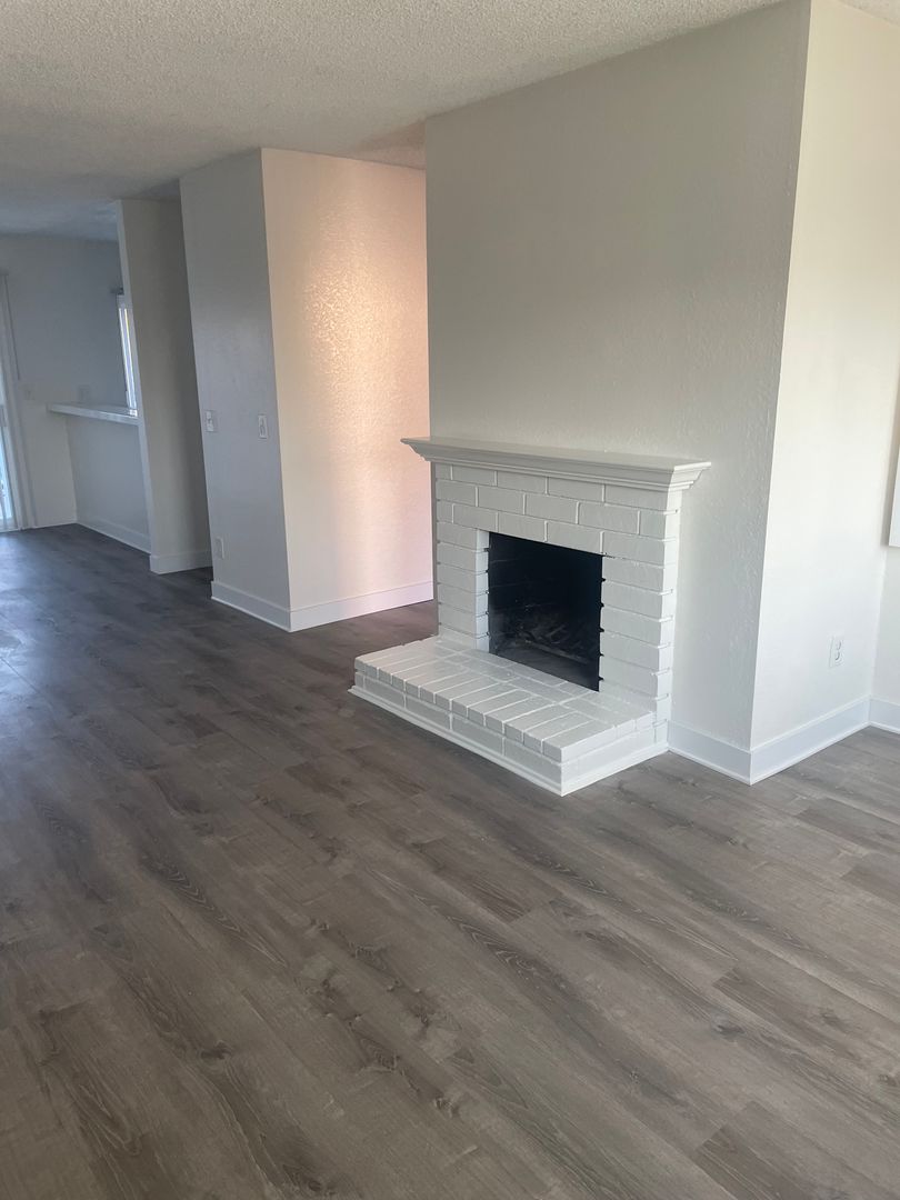 Huntington Beach Apartment: 1702 Florida Street