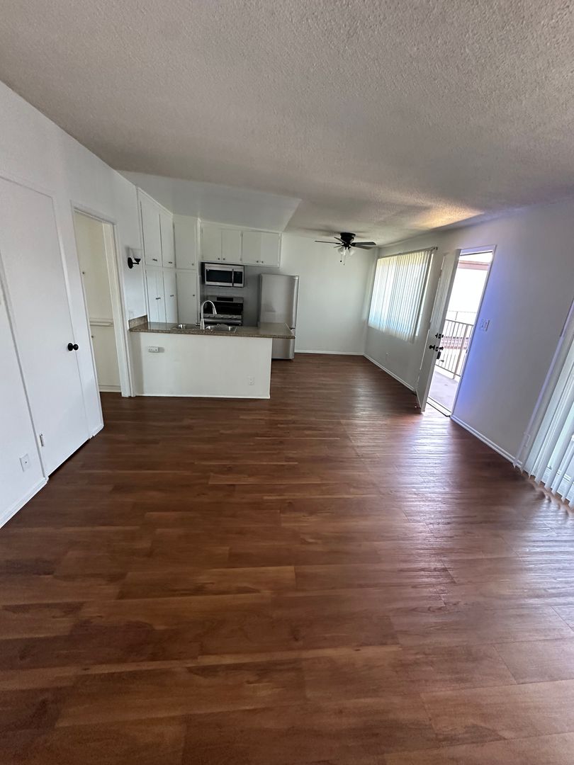 Manhattan Beach Apartment: 1643 Artesia Blvd