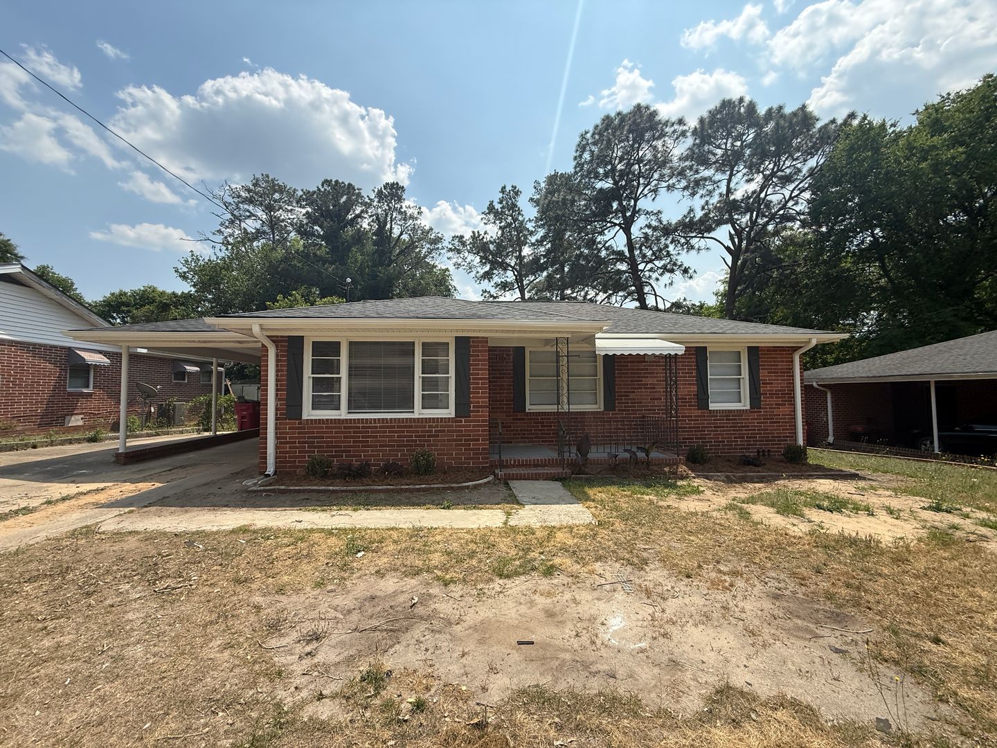 Macon House: 1164 Newberg Ave.