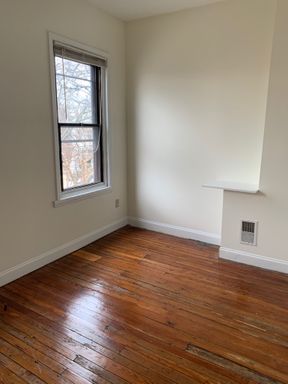 3 bedroom home on quiet block – photo 1