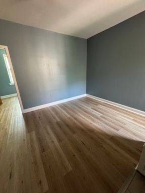 Spacious 2-Bedroom Apartment – 4716 Woodland Ave – photo 1