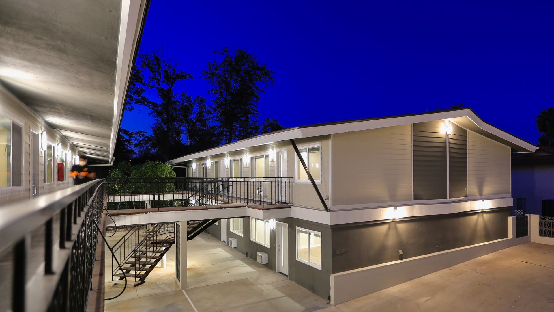 El Cajon Apartment: 689 Tyrone St