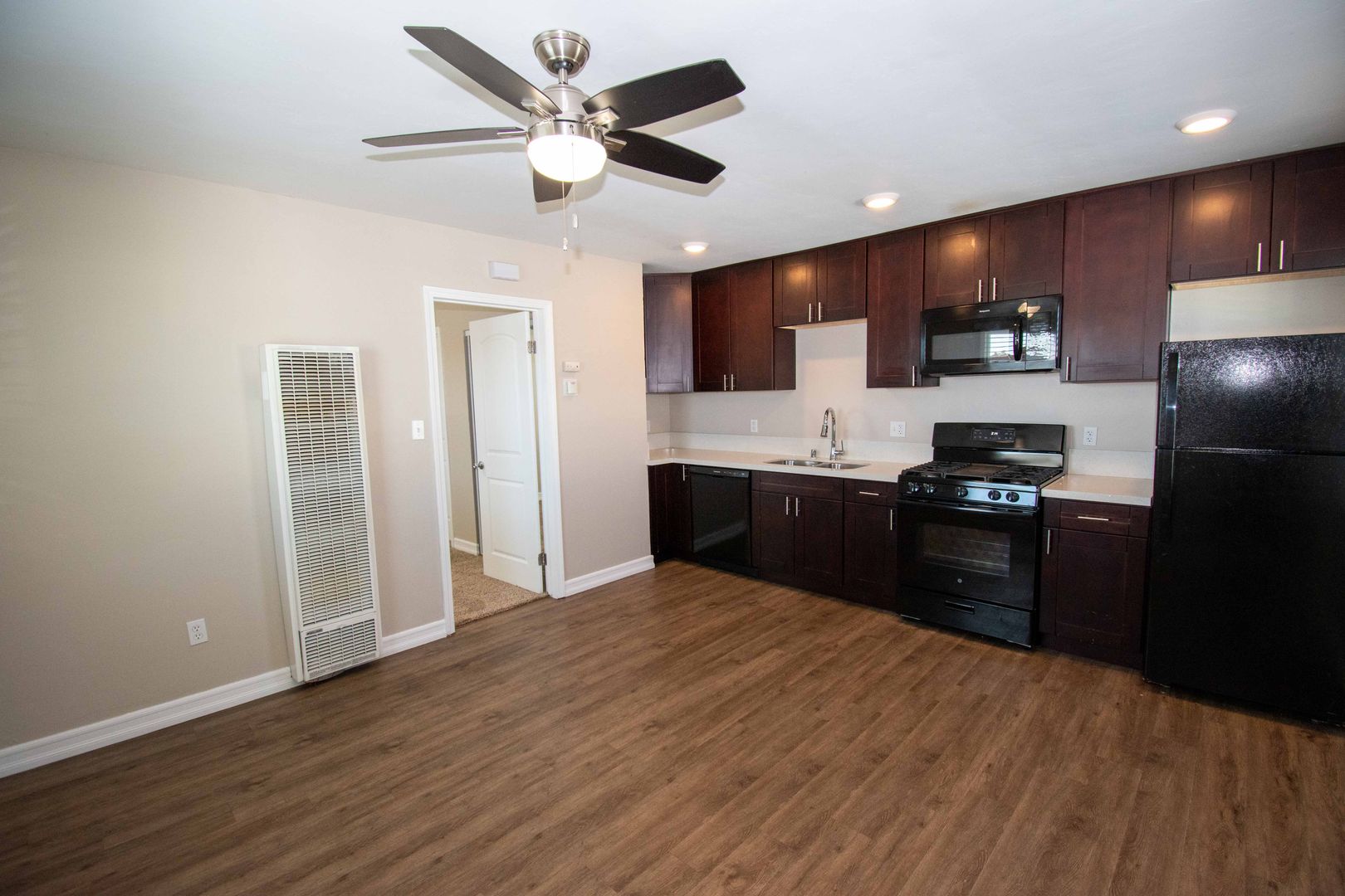 San Diego Apartment: 4519-4533 1/2 Delta Street