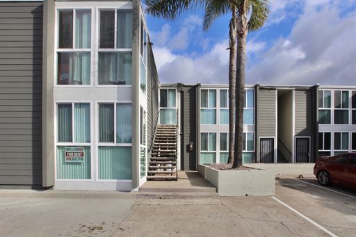 Modern 2-BR/2-BA Apartment with In-Unit Washer & Dryer – photo 1
