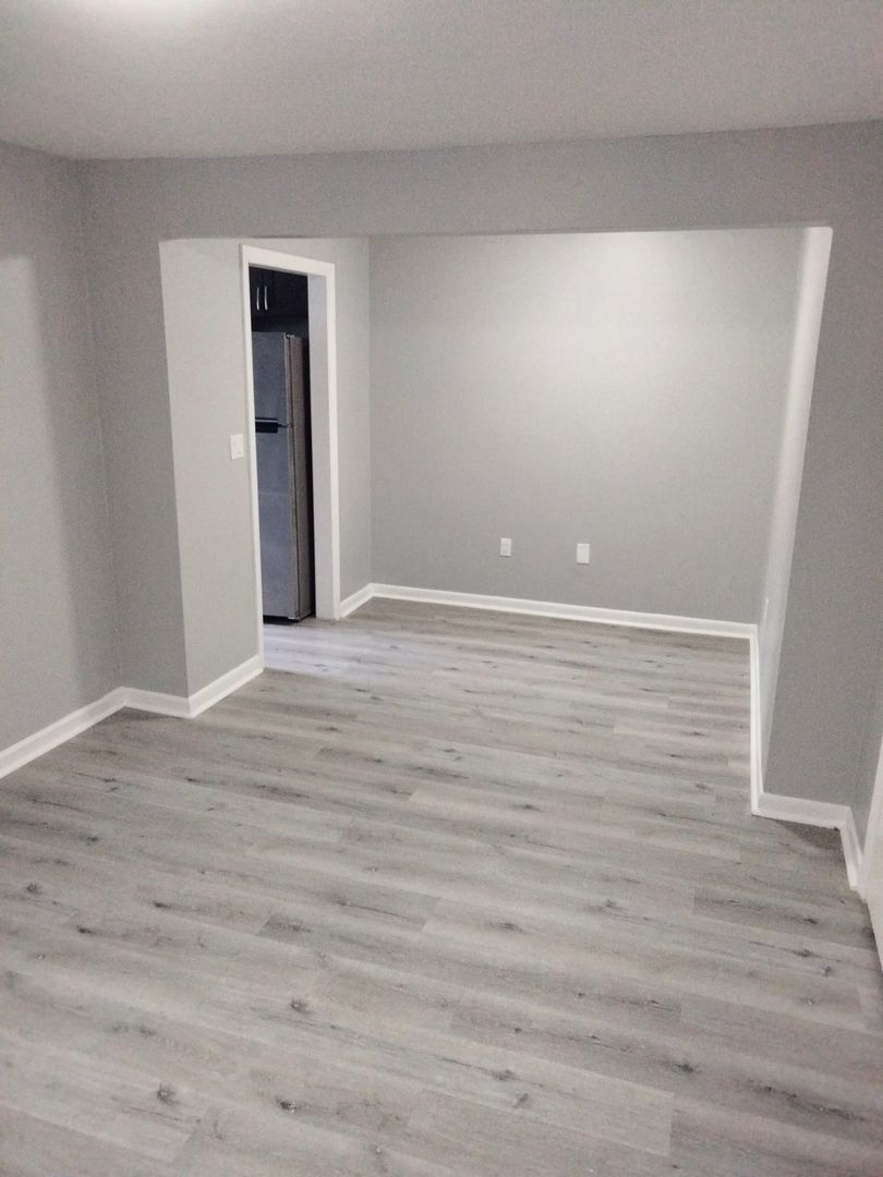 Hartford Apartment: 145 Sisson Avenue