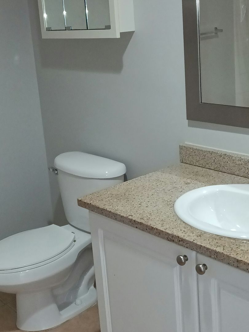 Hartford Apartment: 206 Farmington Avenue