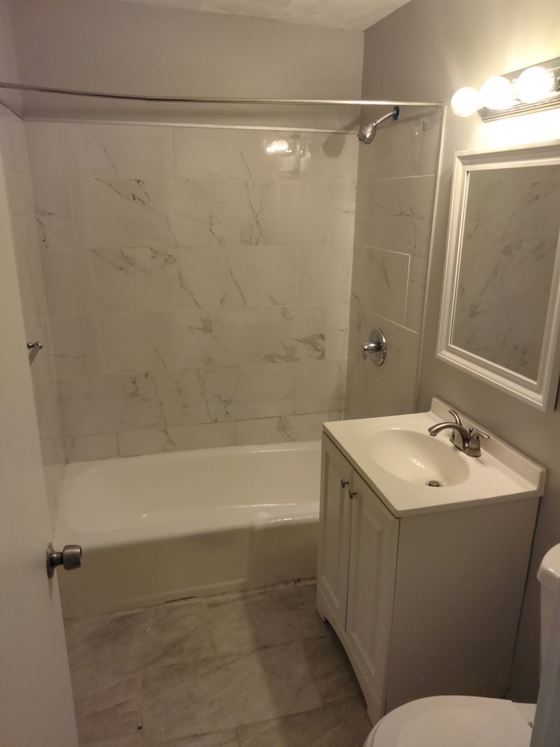 Hartford Apartment: 145 Sisson Avenue