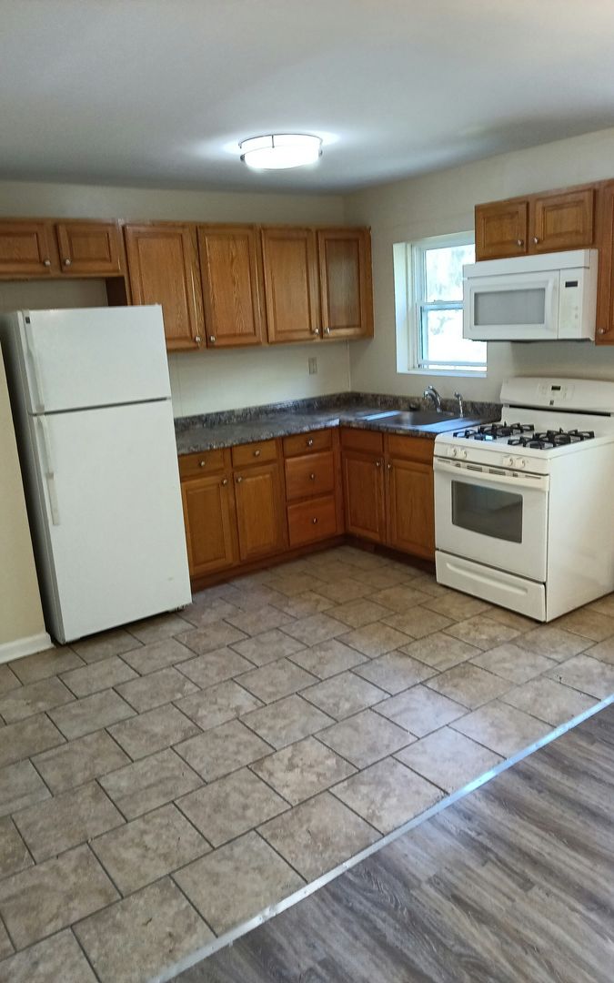 Hartford Apartment: 29 Annawan Street
