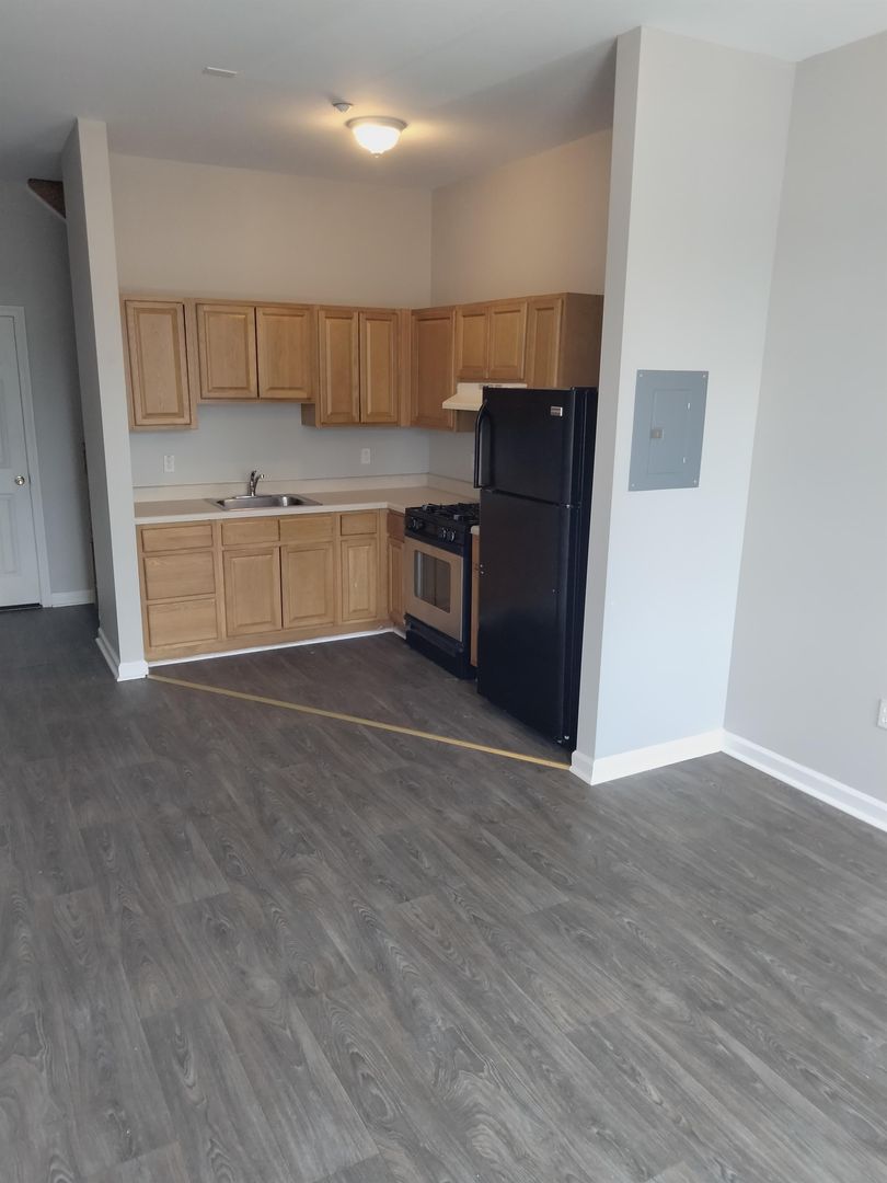 Bridgeport Apartment: 588-612 East Main