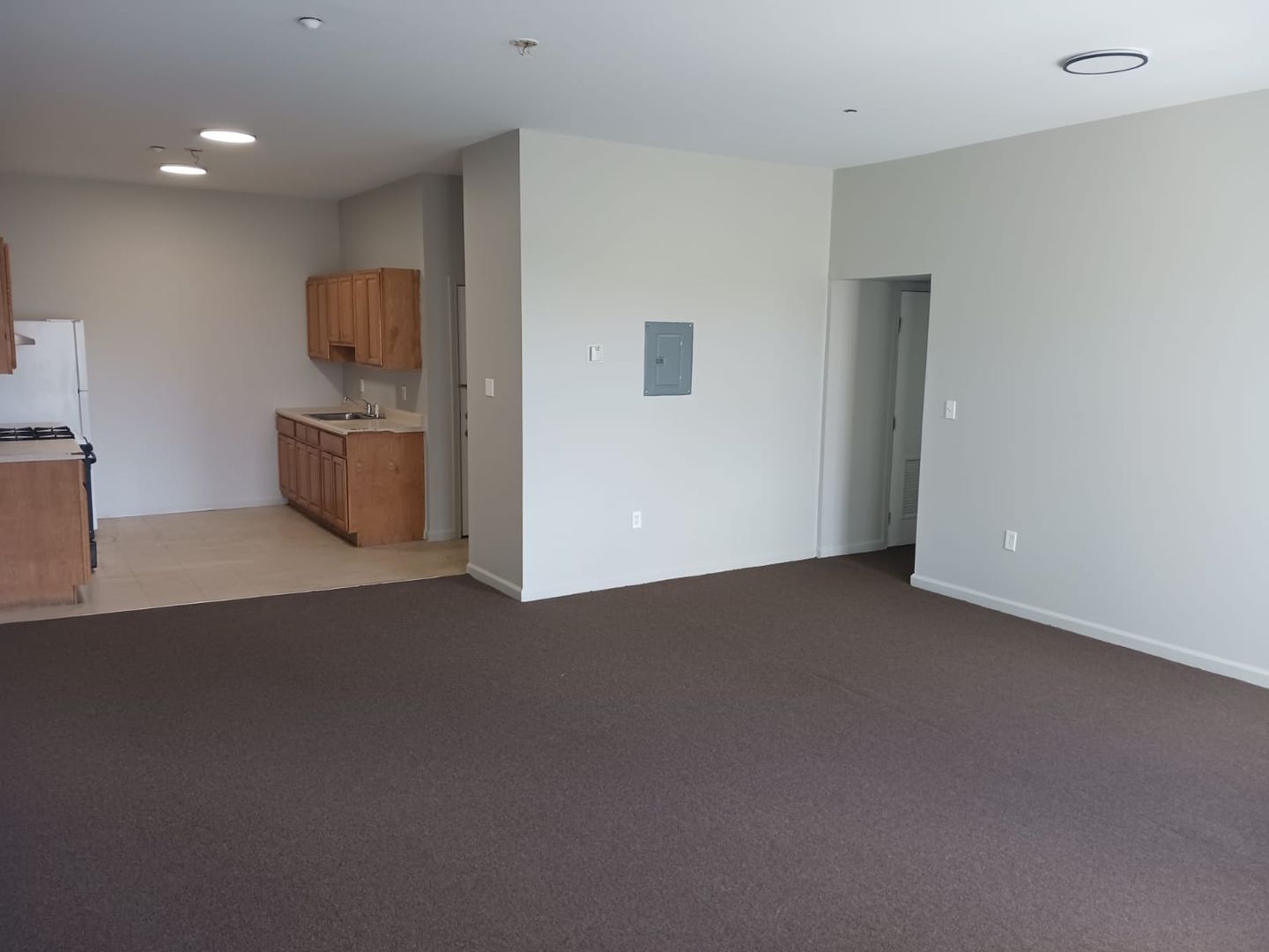 Bridgeport Apartment: 588-612 East Main