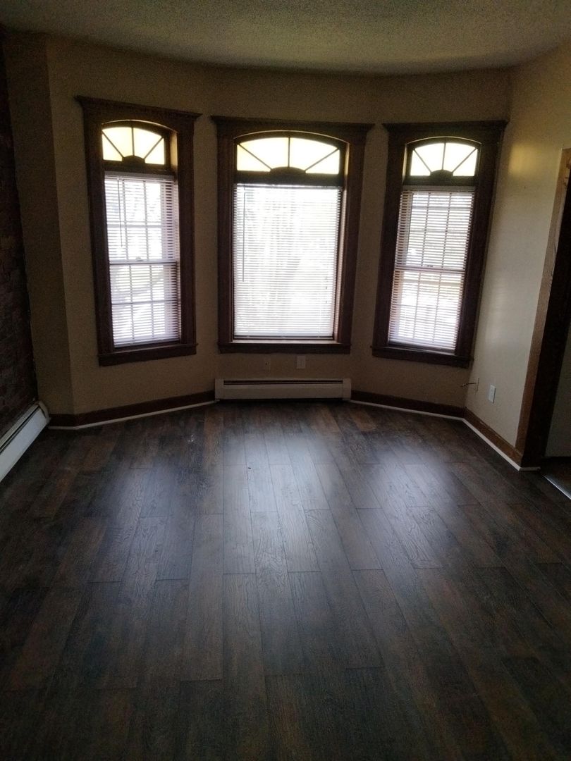 Hartford Apartment: 407 Wethersfield Avenue