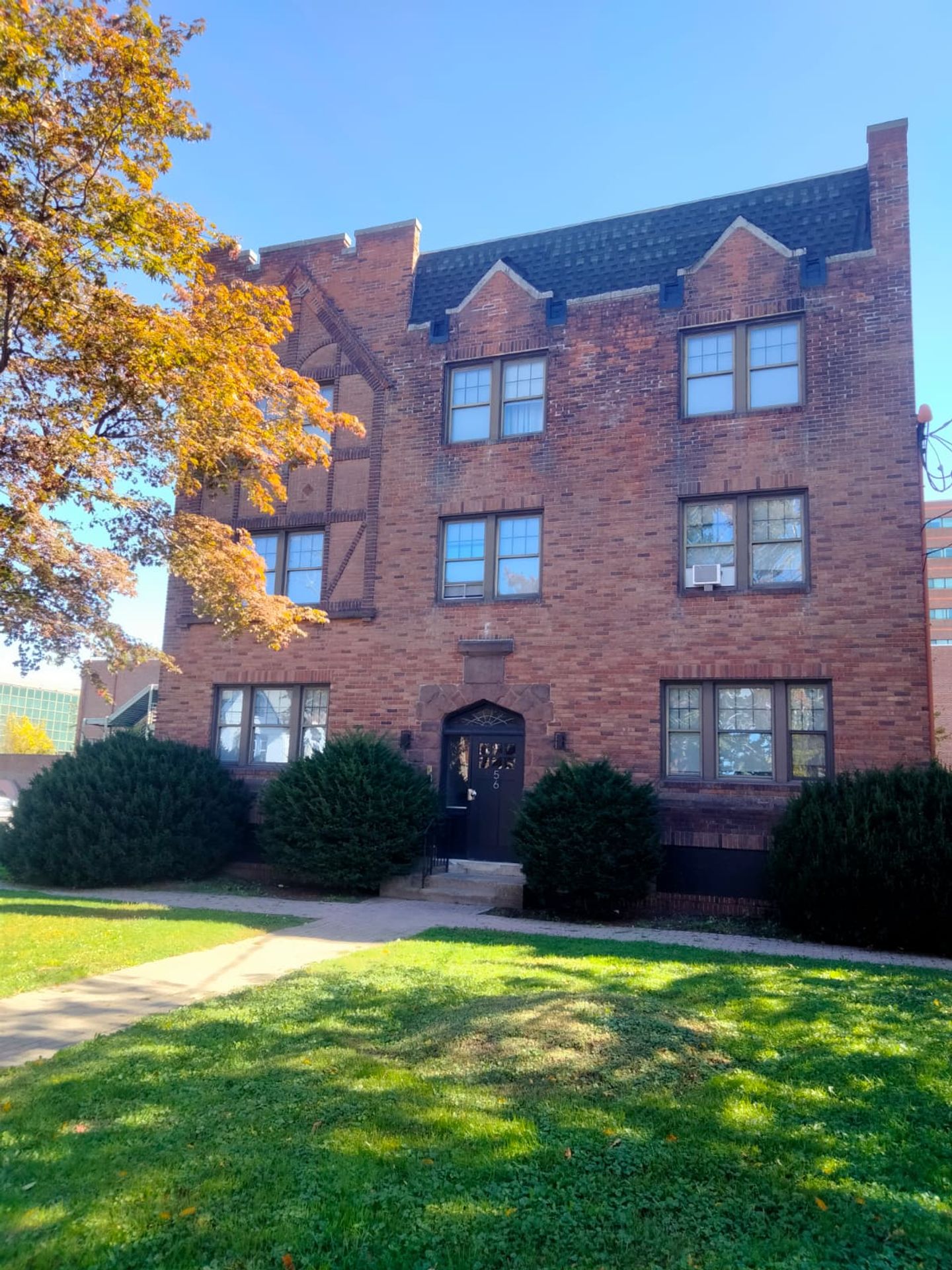 Hartford Apartment: 56 Imlay Street