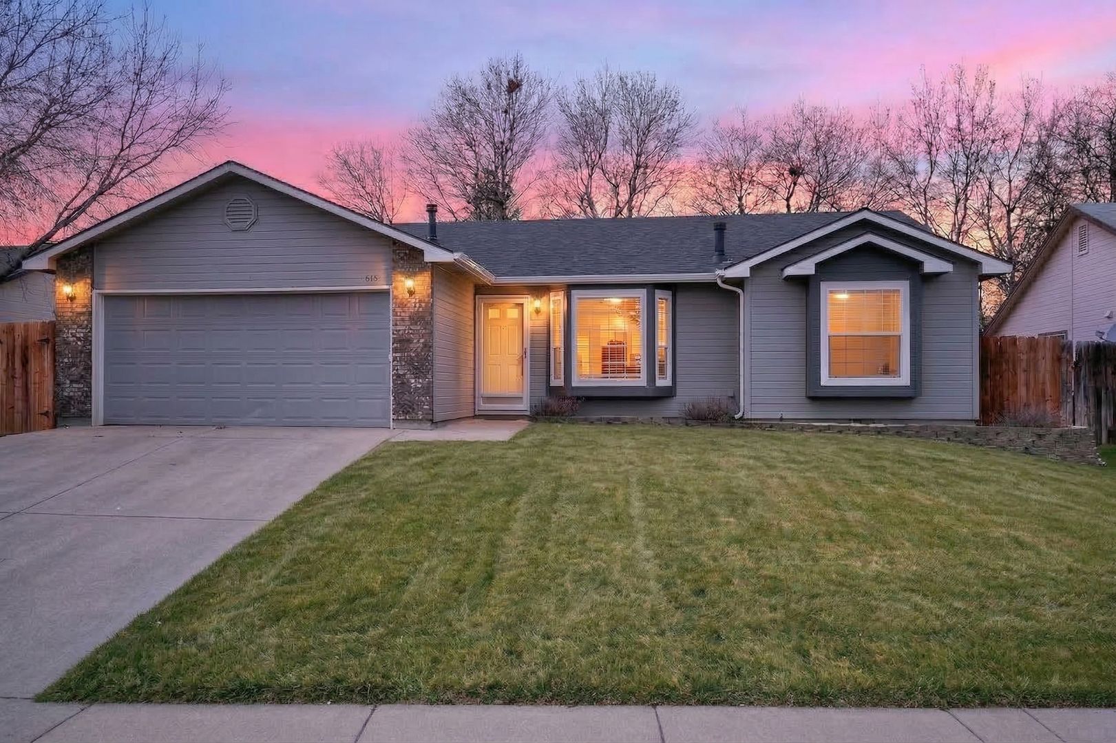 Kuna House: 615 N Shady Grove Way