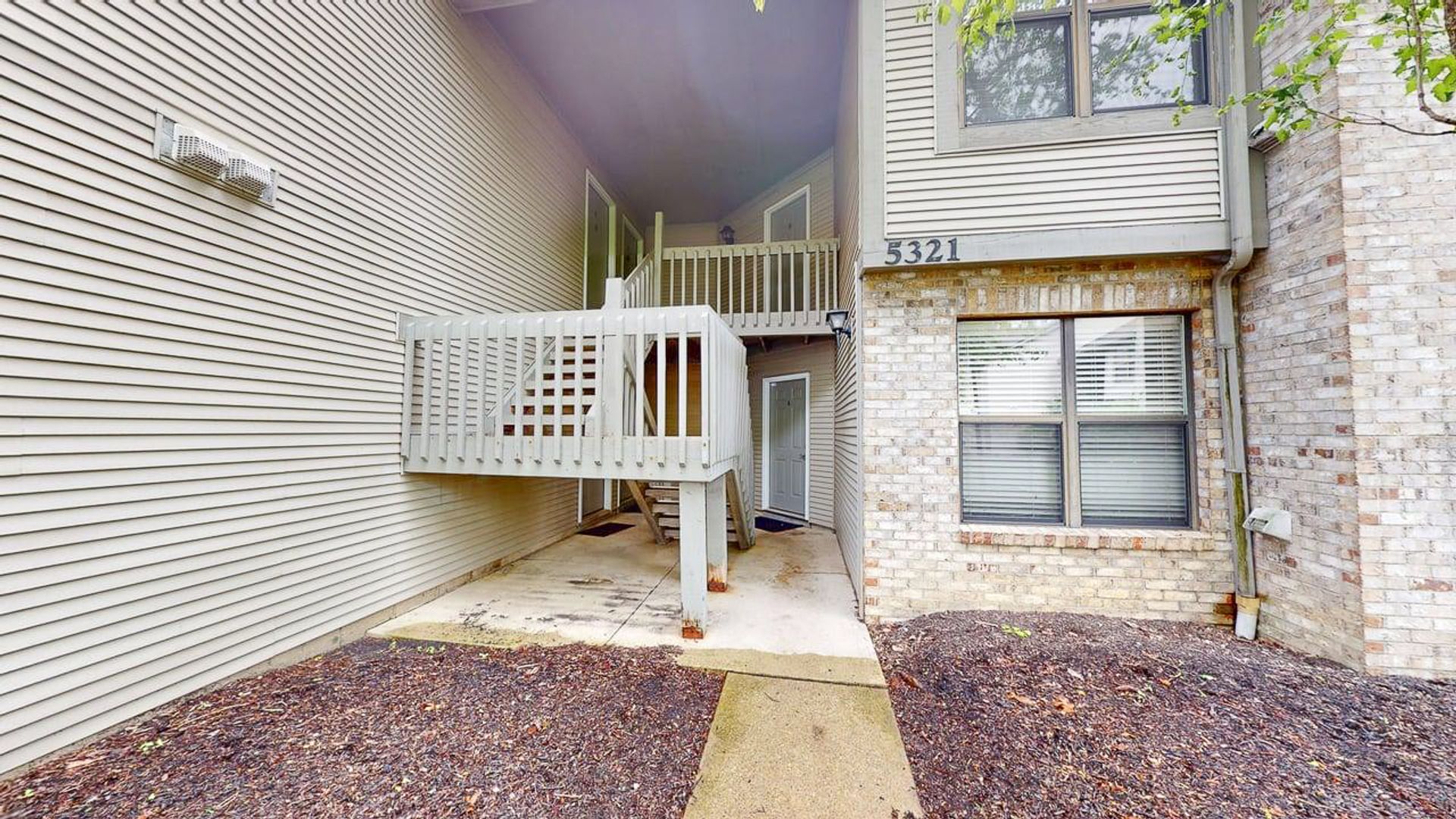 Columbus Condo: 5321 Stonemeadow Ave, Unit D
