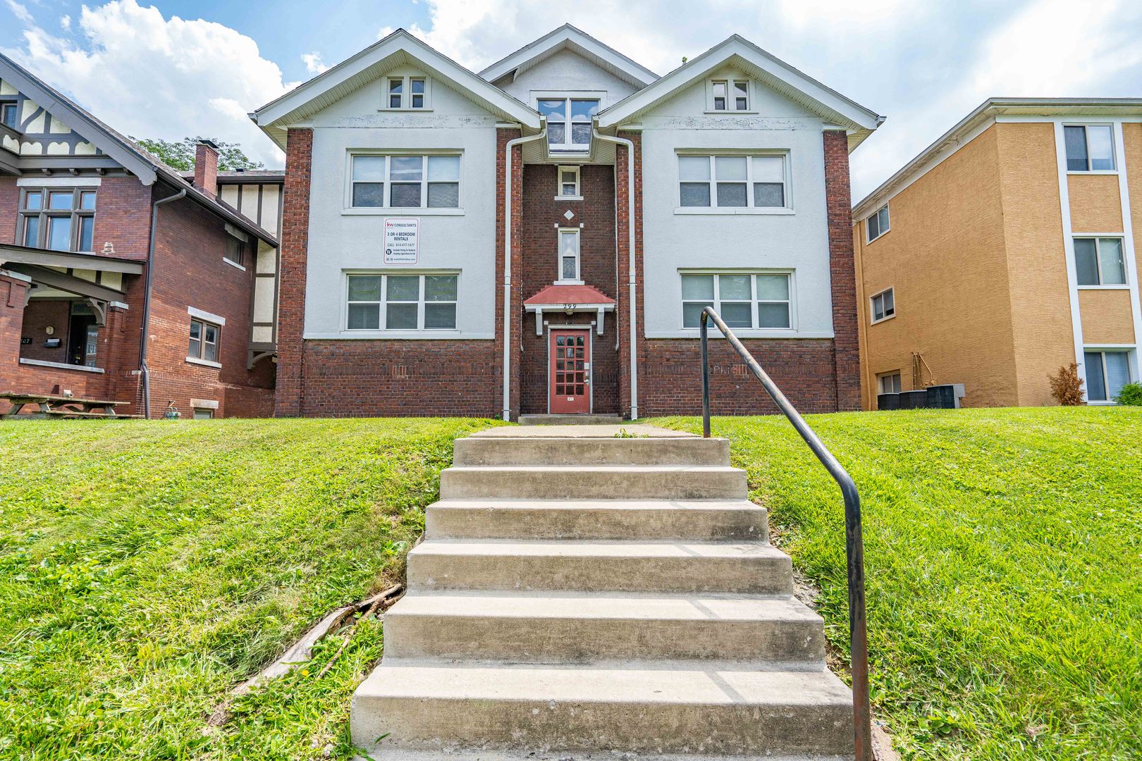 Columbus Apartment: 299 E. 15th Avenue