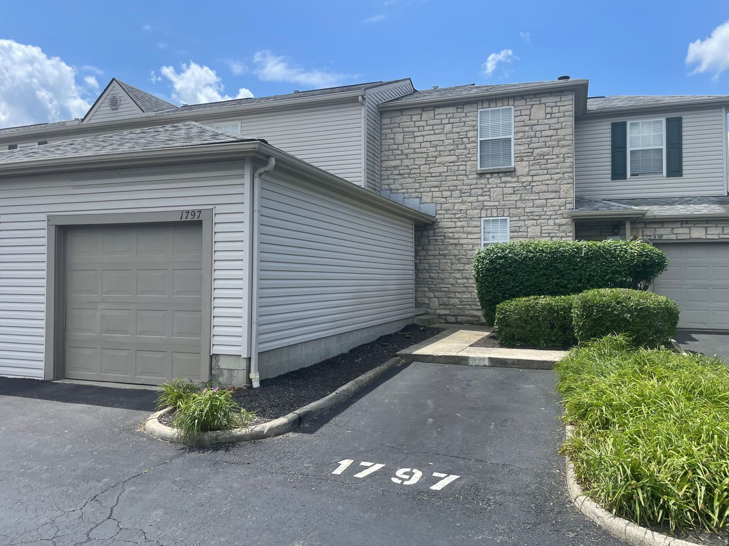 Hilliard Townhome: 1797 Bennigan Drive