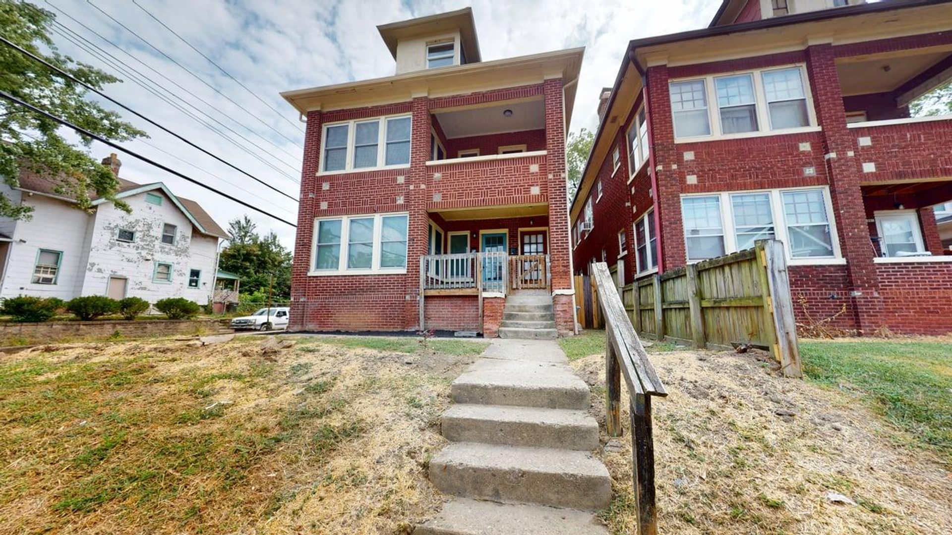 Columbus Condo: 978 1/2 Linwood Avenue