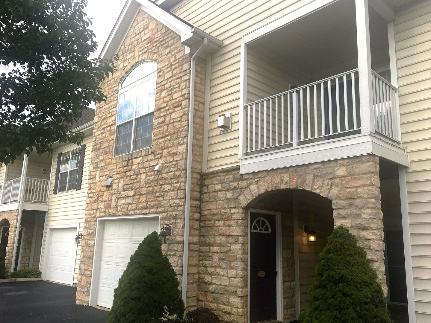 Dublin Condo: 5604 Vintage Place