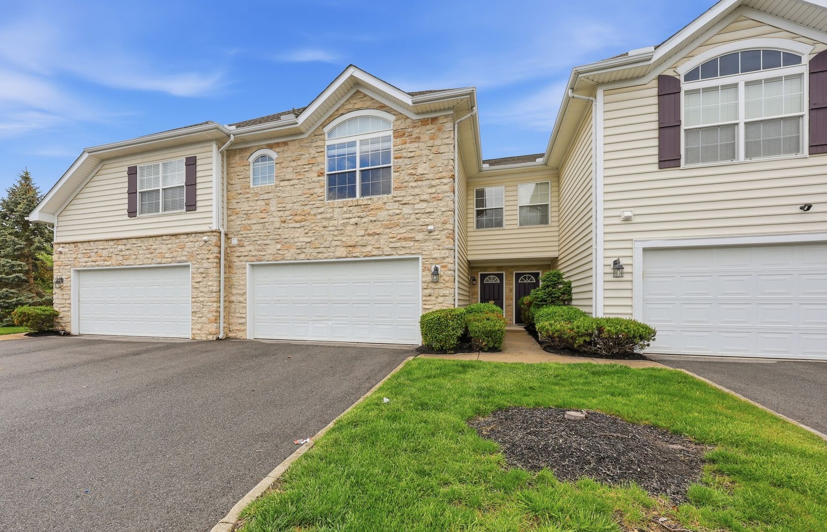Dublin Townhome: 5115 Vinings Blvd.
