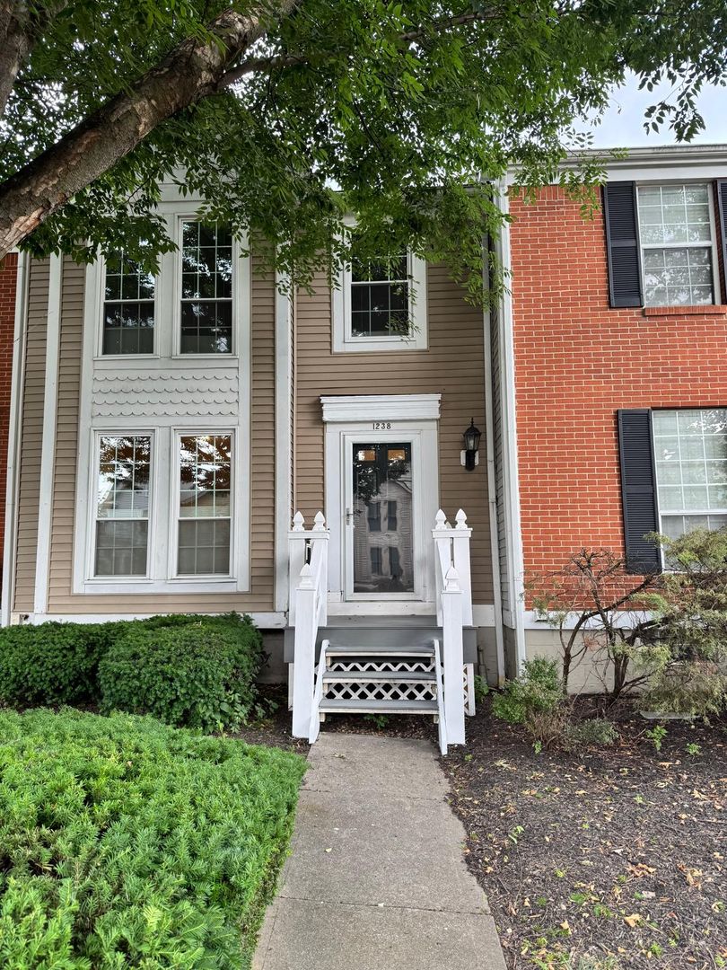 Columbus Townhome: 1238 Michigan Avenue