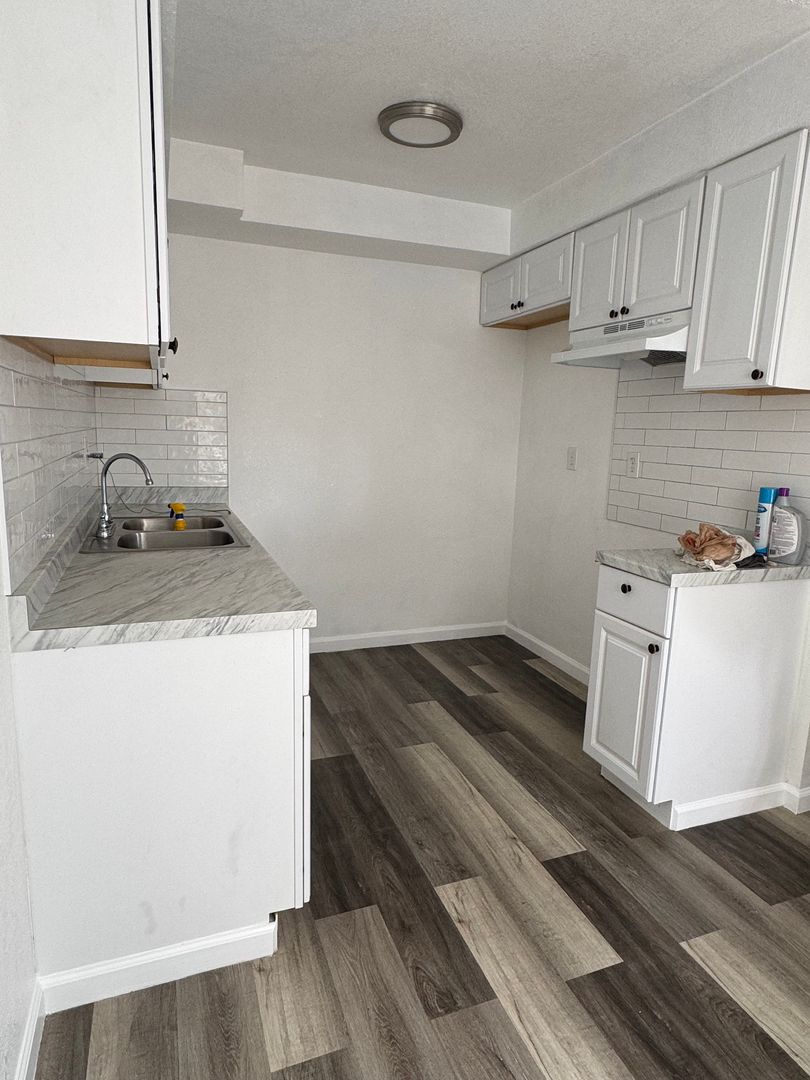 Mayflower Apts 7 of 9