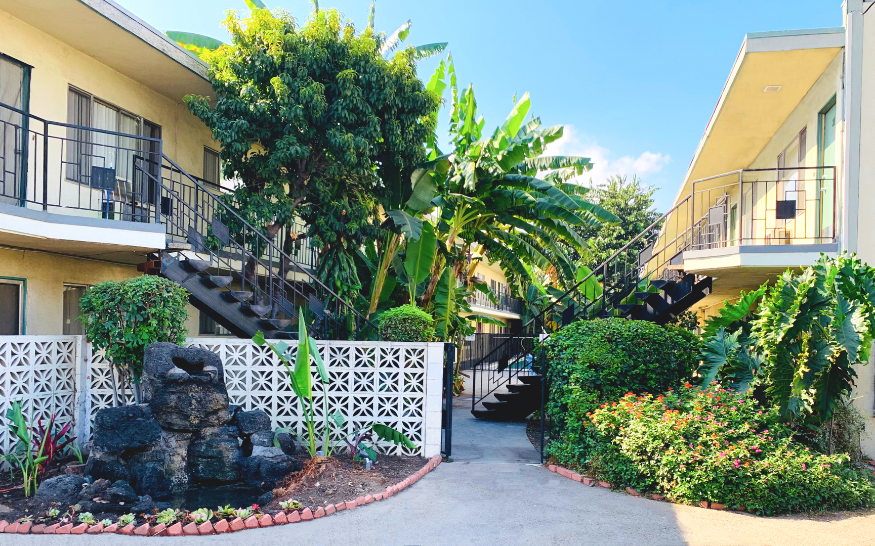 El Monte Apartment: 10012 Valley Blvd