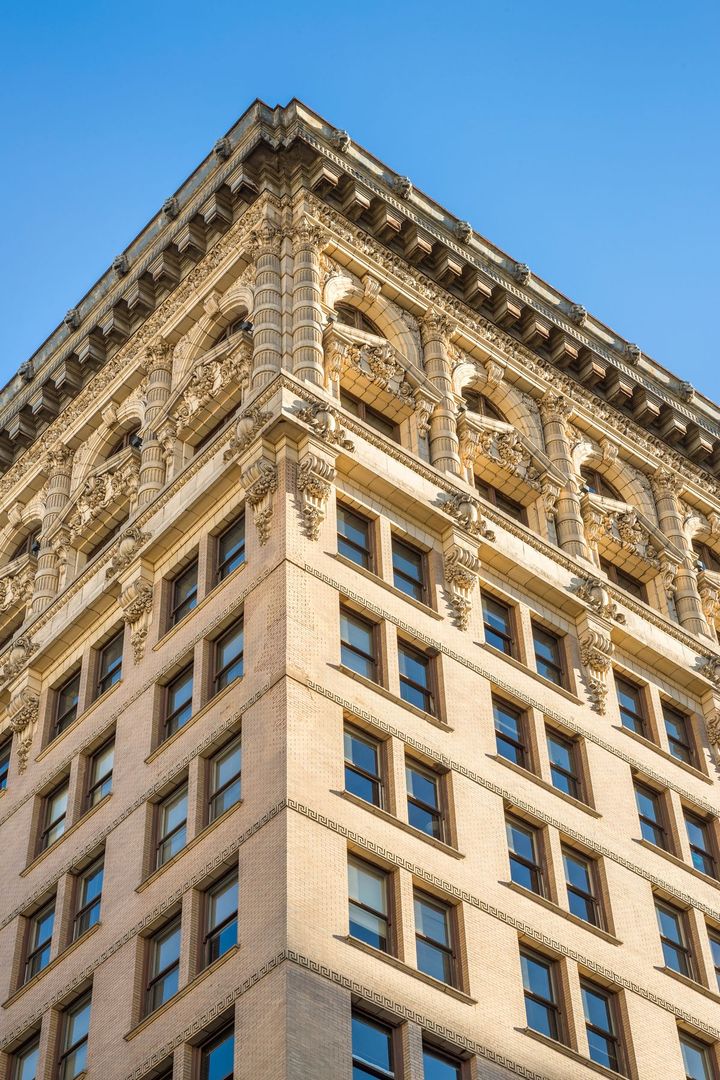 Los Angeles Apartment: Continental Building