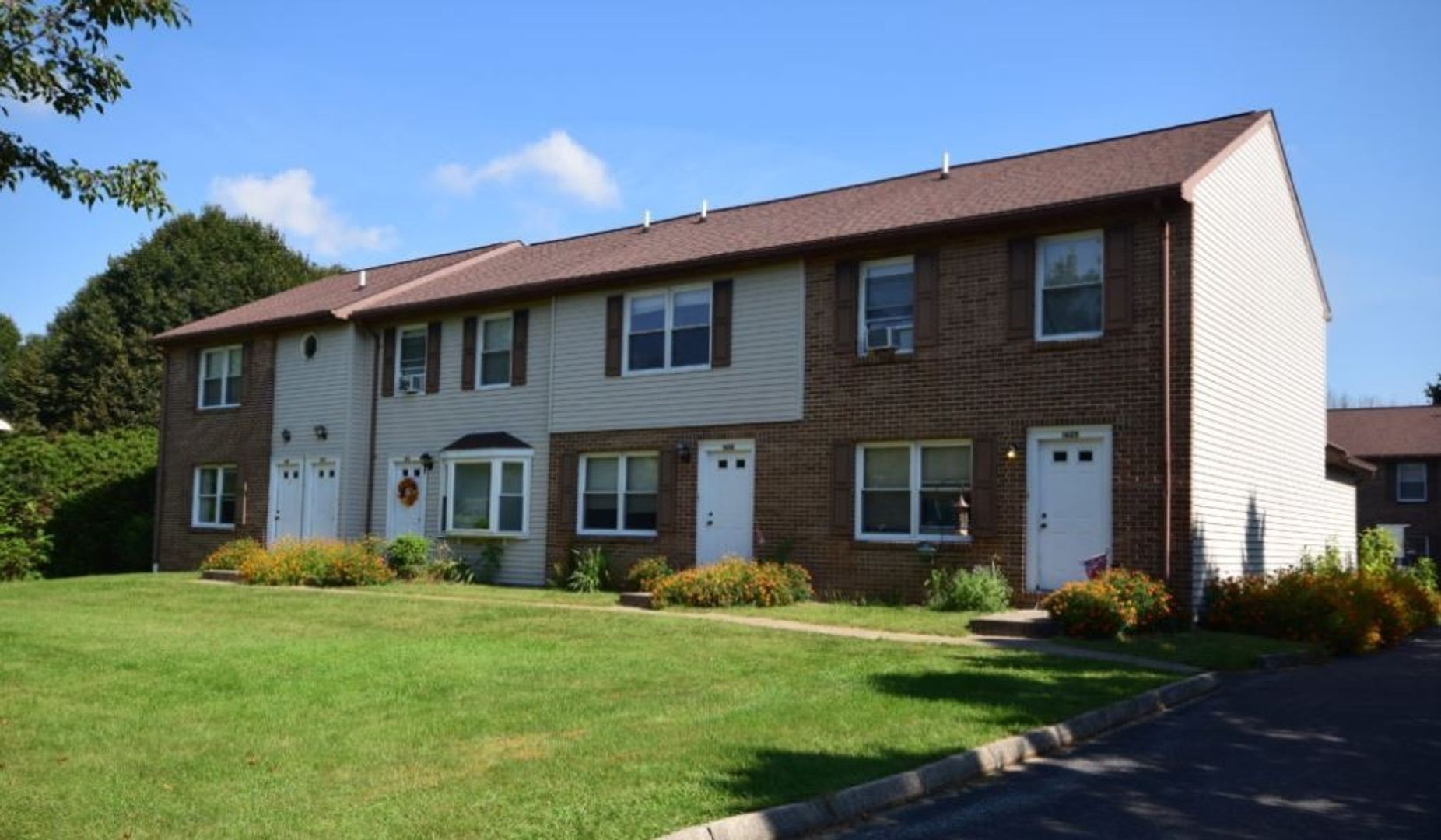State College Townhome: Highlandon Court