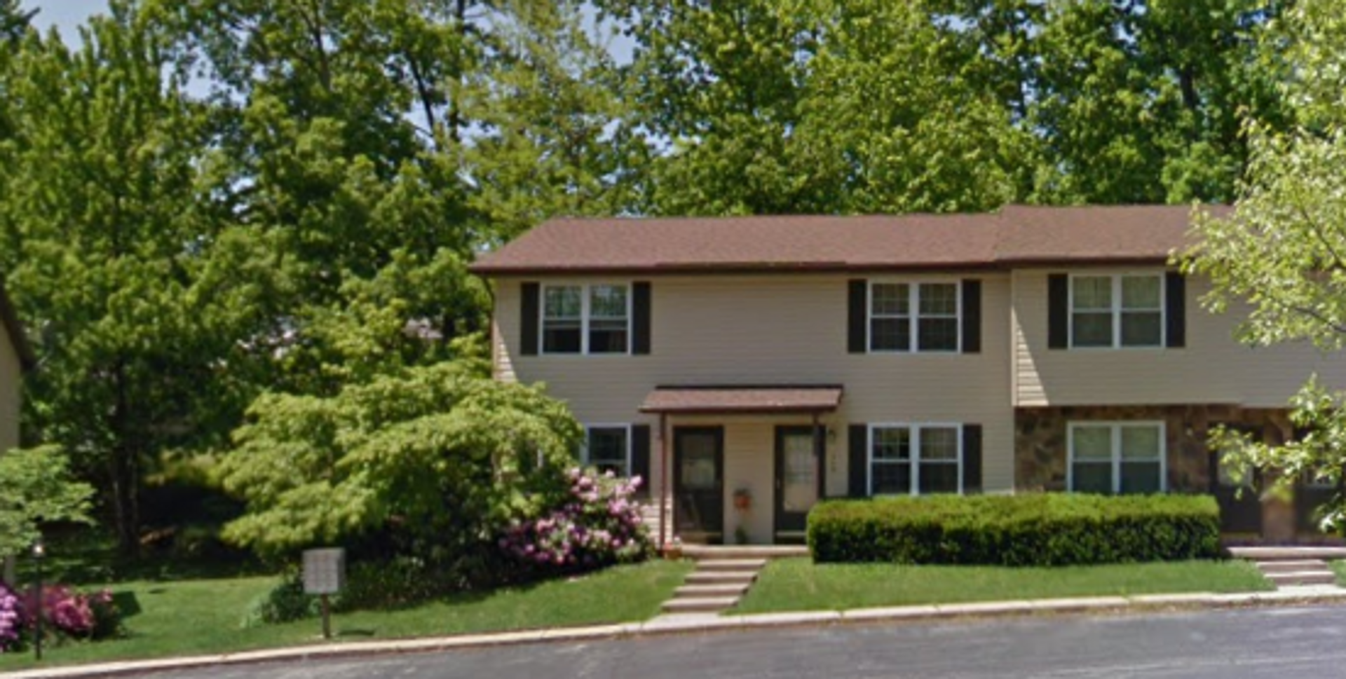 State College Townhome: 318 Amblewood Way