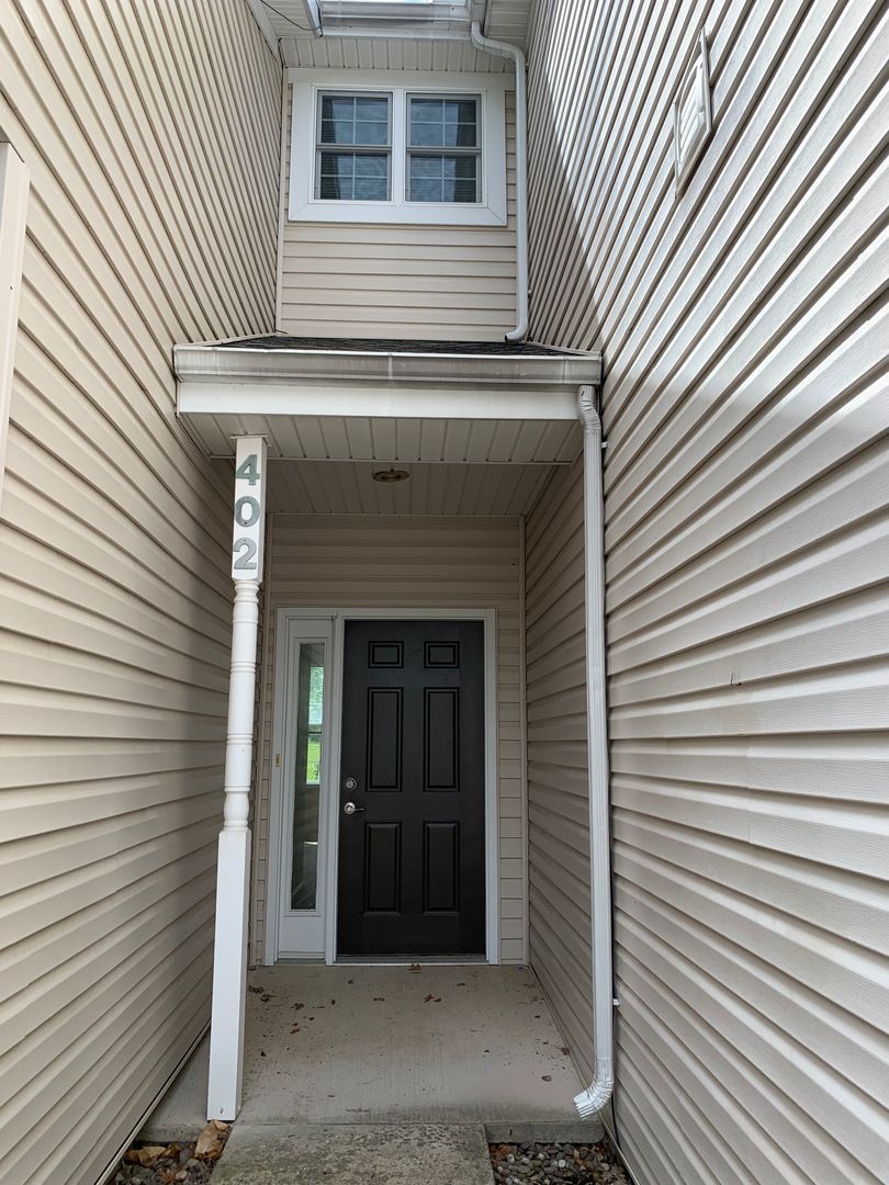 State College Apartment: 1120 Teaberry Lane