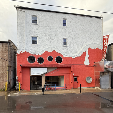 Unfurnished Efficiency - Downtown!