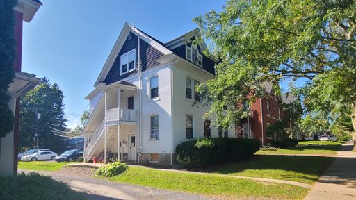 Classic 1 Bedroom Apartment W. College Ave. – photo 1