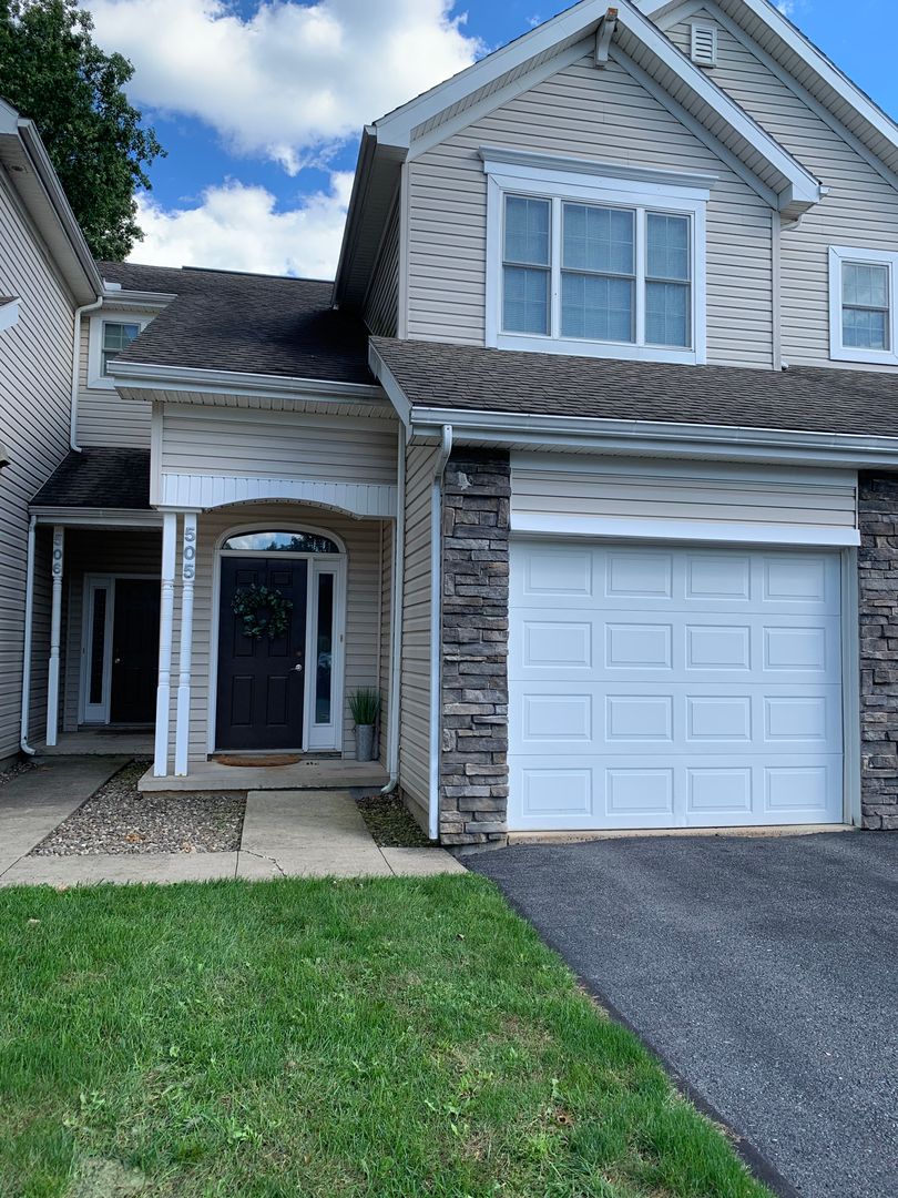 State College Apartment: 1120 Teaberry Lane