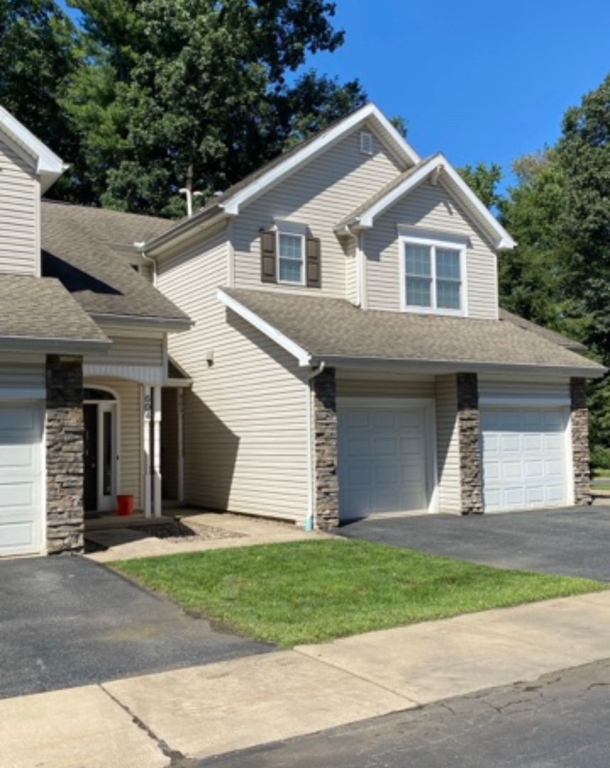 State College Apartment: 1120 Teaberry Lane