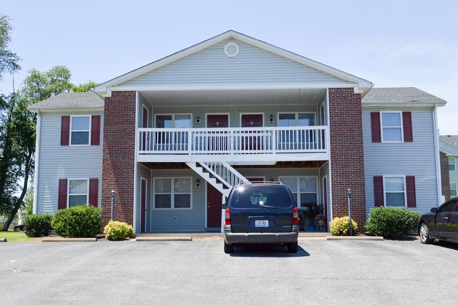 Bowling Green Apartment: 131 Bright St.