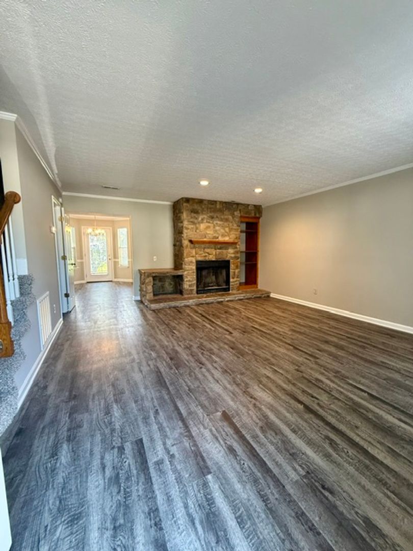 Bowling Green Apartment: 1304 Sun Way