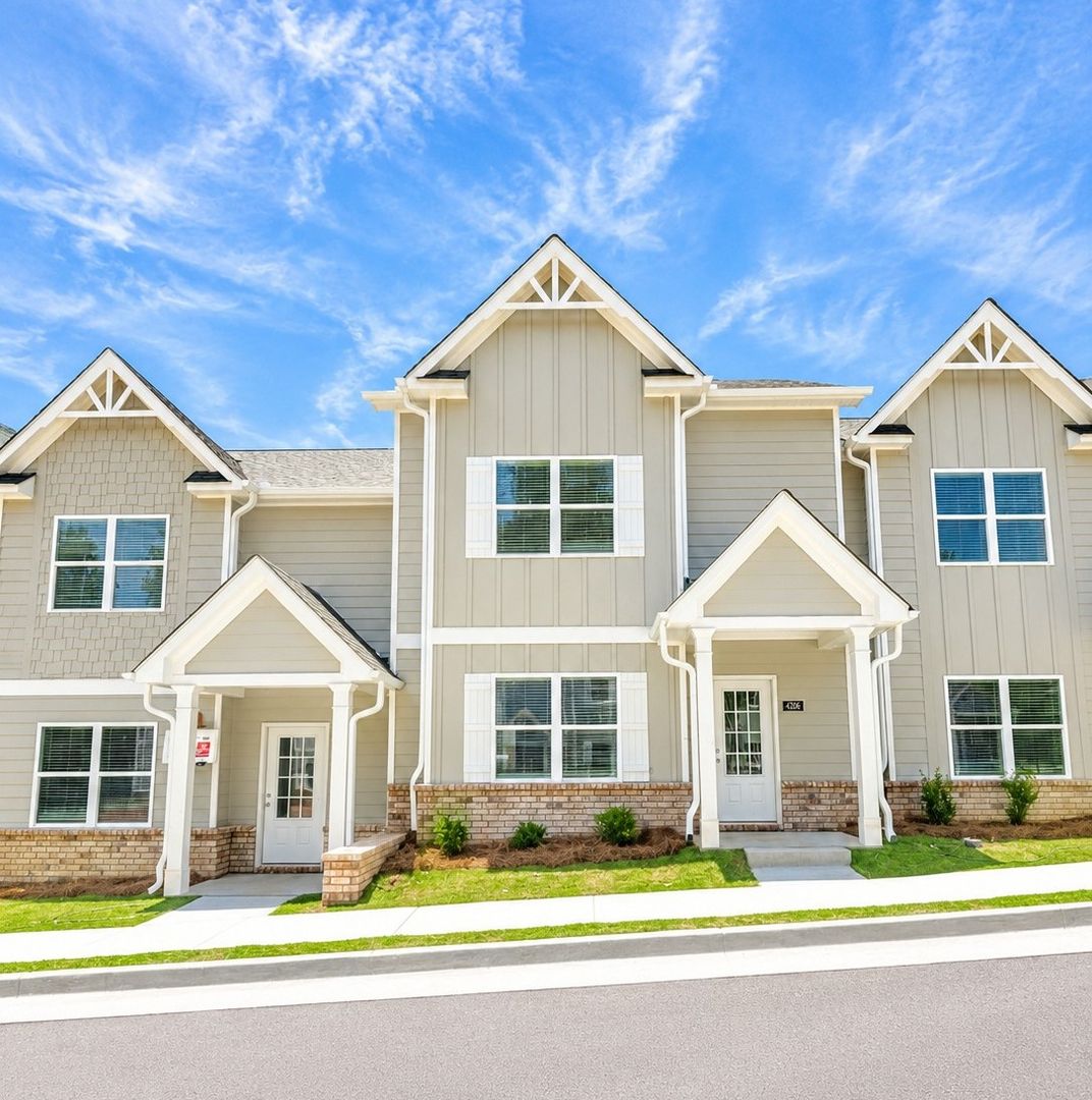 Oakwood Townhome: 4216 Crosby Lane