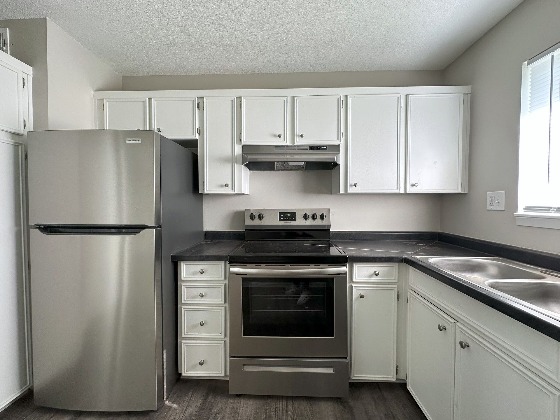 Overland Park Apartment: 5611 Floyd St Apartment 1A
