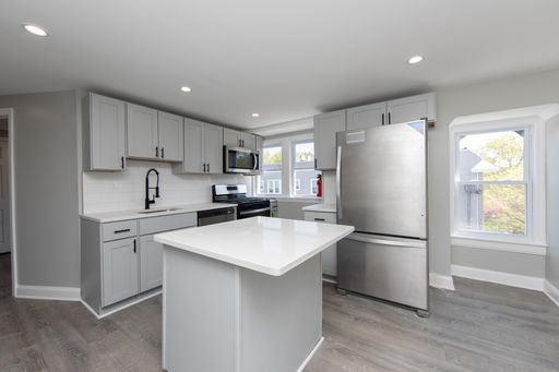 Fully Renovated 1 Bed/1 Bath Apartment in Collingswood!