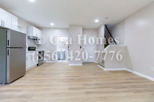 Beautifully Gut Renovated 2 Bed/1 Bath Apartment on Broadway Avenue in Camden!