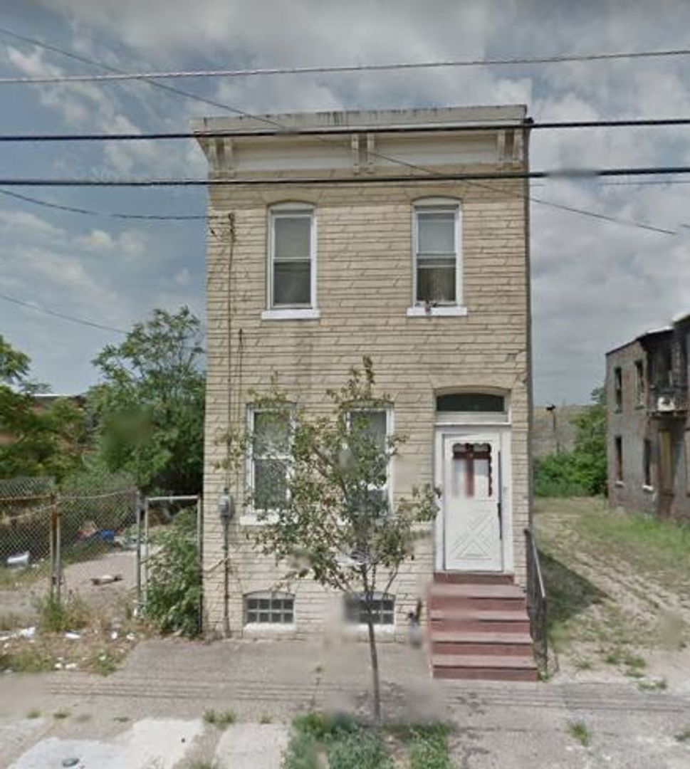 Camden House: 607 S 4th St