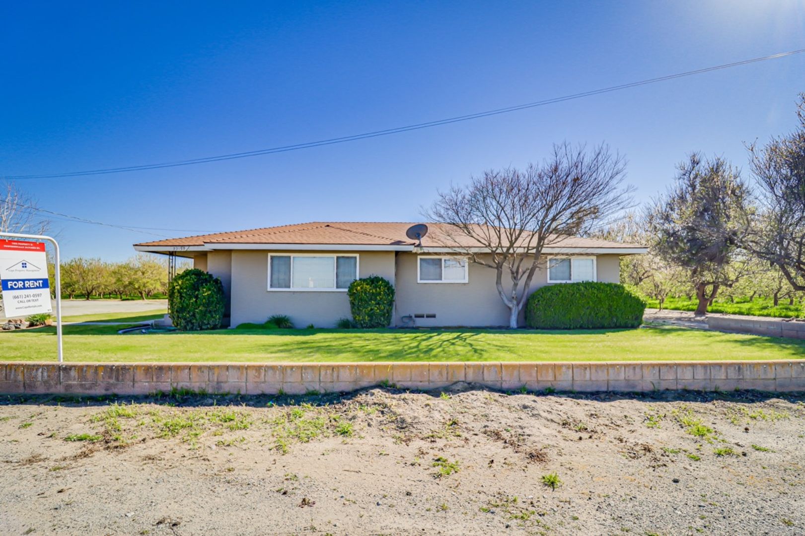 Bakersfield House: 22157 Brimhall Rd