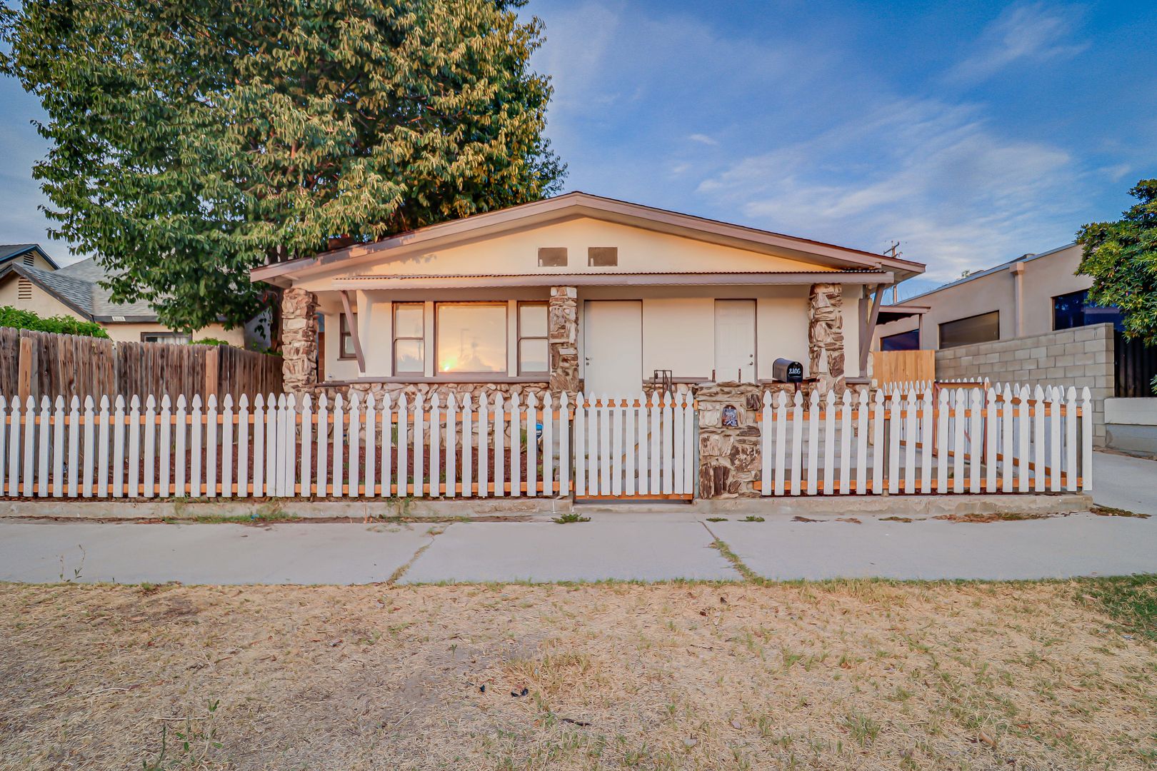 Bakersfield Apartment: 2106 E St